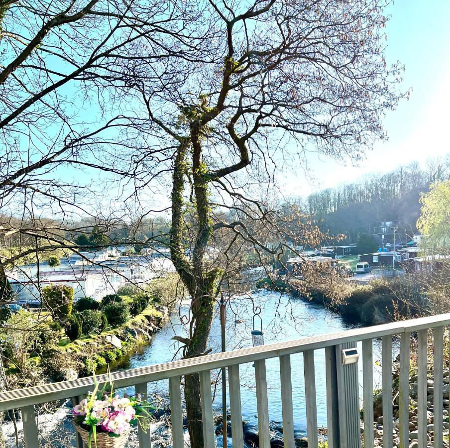 18 River View Chalet-Glan Gwna Holiday Park Caernarfon Exterior photo